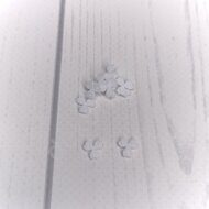 Набор мелких цветочков из мягкого фетра "Три лепестка" 7 мм, (10 шт) цв.белый
