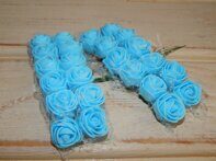 Букетик роз с сеточкой из фатина 20 мм (голубой)