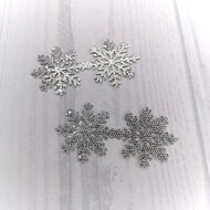 Серединка для бантика (кожзам) "Две снежинки"  80*40 мм, цв.серебро