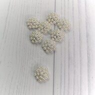 Кабошоны флоризель металл "Цветочек" 20 мм, цв.серебро/молочный